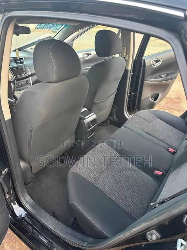 Nissan Sentra SV 4dr Sedan (1.8L 4cyl CVT) 2015 Black · Photo 1