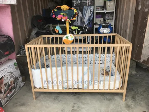 Adjustable Baby’S Wooden Cot From U.S. · Photo 1
