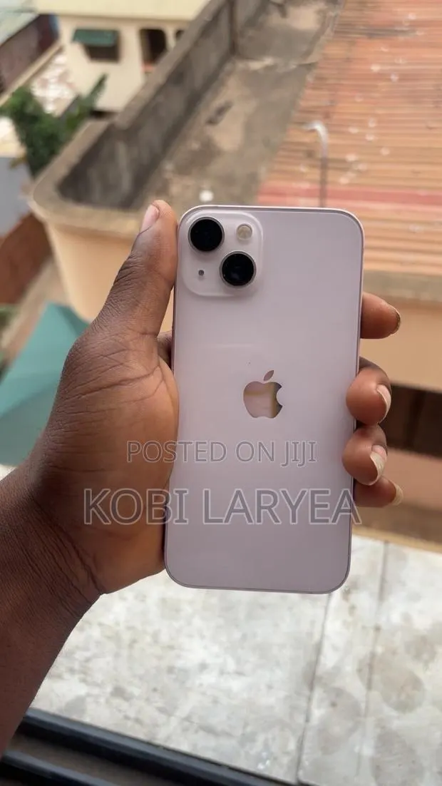 Apple iPhone 13 128 GB Pink · Photo 1