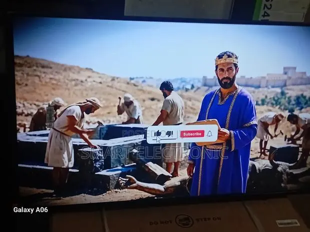 Samsung 43-Inch Modern Smart Television With Sharp Resolution · Photo 1