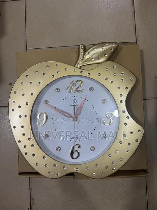Apple Wall Clock · Photo 1