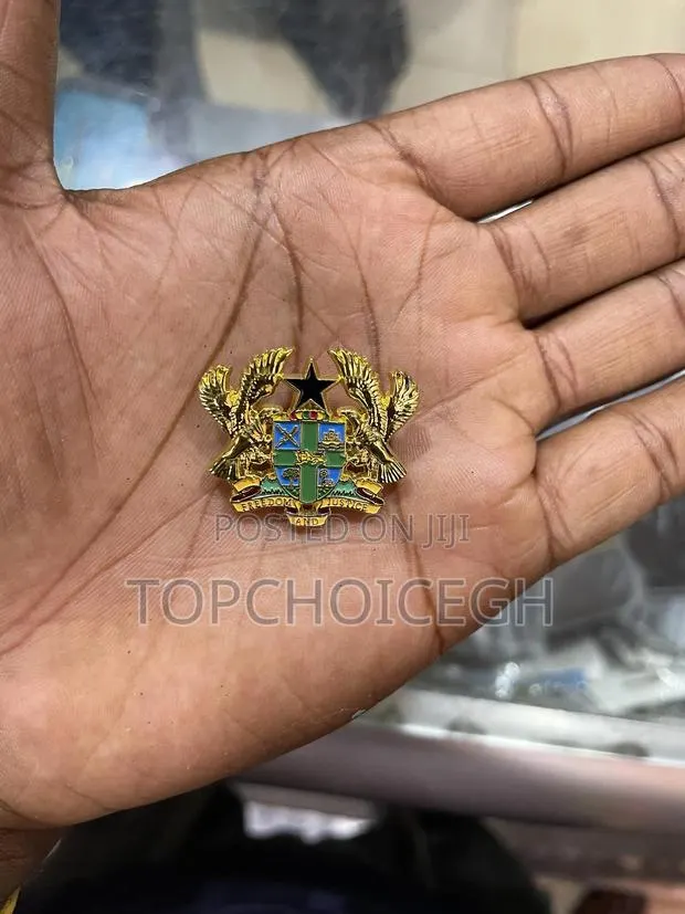 Ghana Coat of Arms Enamel Lapel Pin Badge · Photo 1