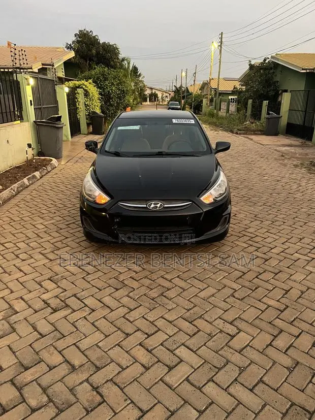 Hyundai Accent 2017 Black · Photo 1