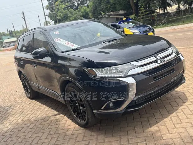 Mitsubishi Outlander 2.4 PHEV AWD 2018 Black · Photo 1