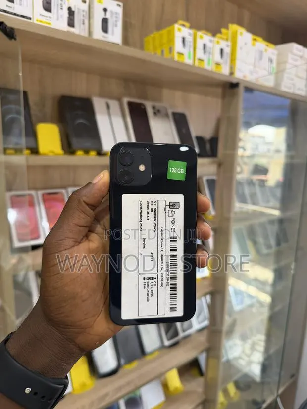 Apple iPhone 12 128 GB Black · Photo 1
