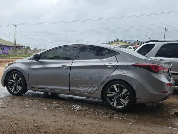 Hyundai Elantra Limited 4dr Sedan (1.8L 4cyl 6A) 2015 Gray · Photo 1