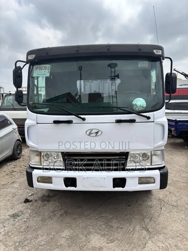 Hyundai 5ton · Photo 1