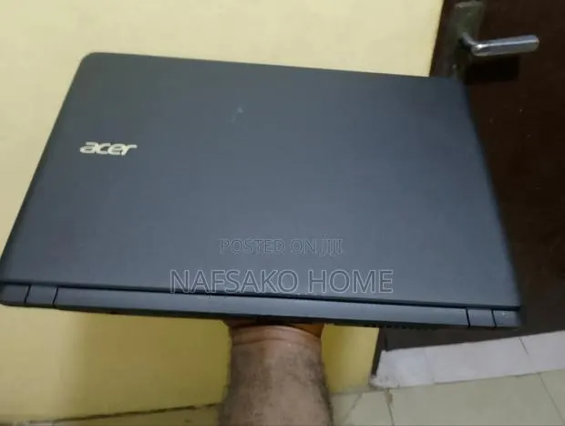 Laptop Acer Aspire V5-571G 8GB Intel Core i5 HDD 250GB · Photo 1