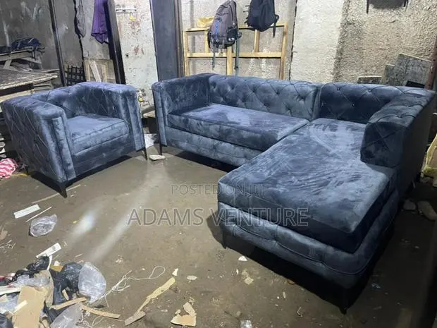 Black L Shaped Available · Photo 1