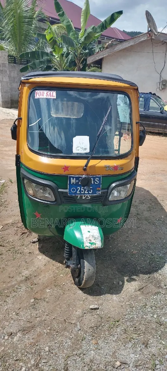 TVS 2022 Yellow · Photo 1