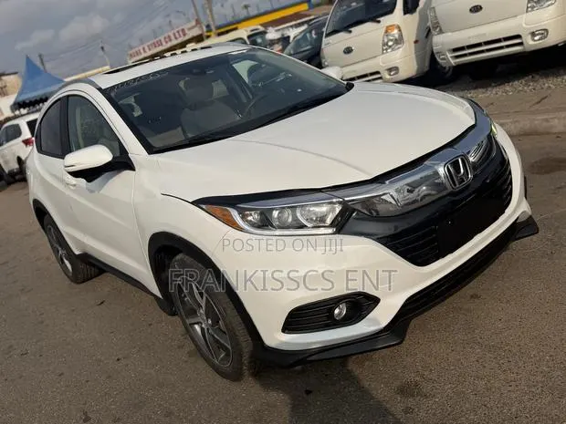 Honda HR-V 2022 White ยท Photo 1