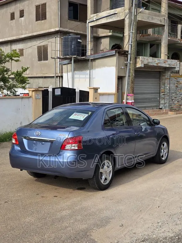 Toyota Yaris 2012 Blue · Photo 1