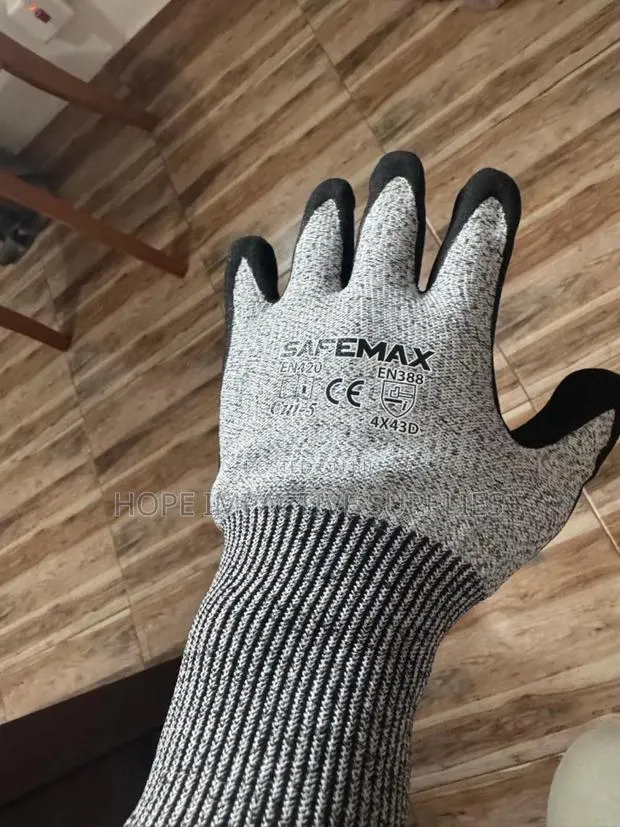 Safemax Cut 5, Anti-Cut Gloves. · Photo 1