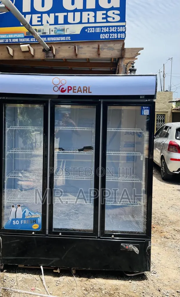 Super Durable Pearl 3 Door Beverage Cooler(Glass Door) · Photo 1