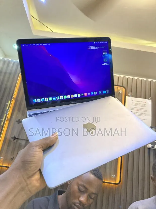 New Laptop Apple MacBook 2016 8GB Intel Core M3 SSD 256GB · Photo 1