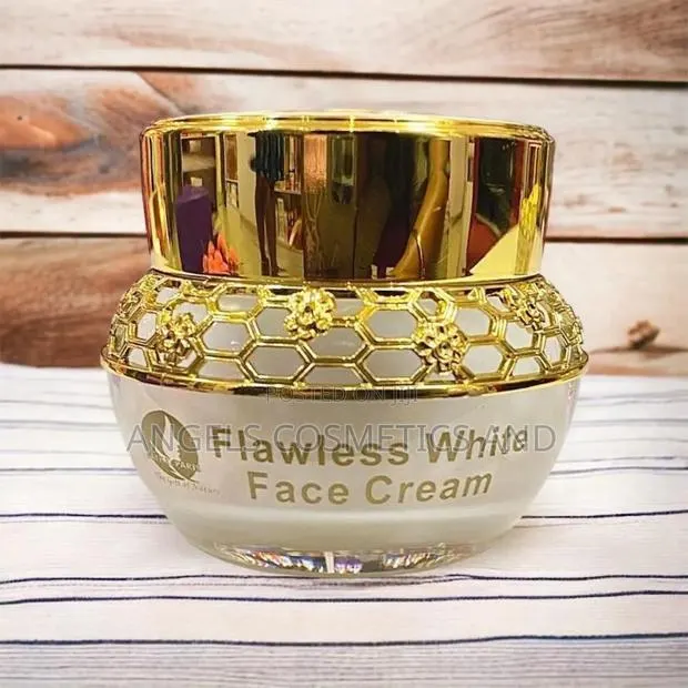 Flawless White Face Cream · Photo 1