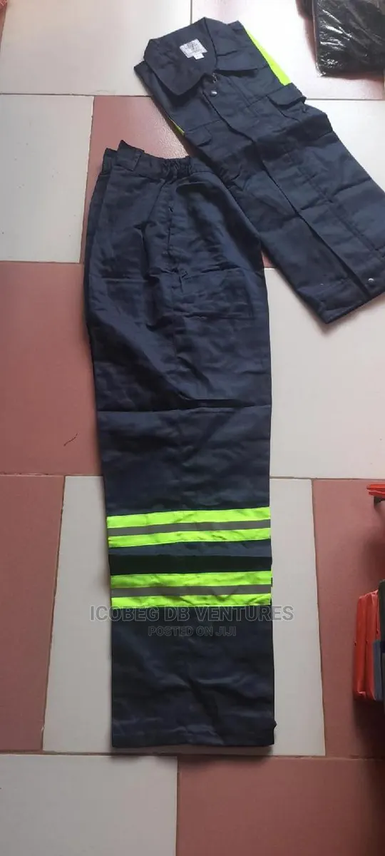 Aaa Overall/Coveralls/Top And Down · Photo 1