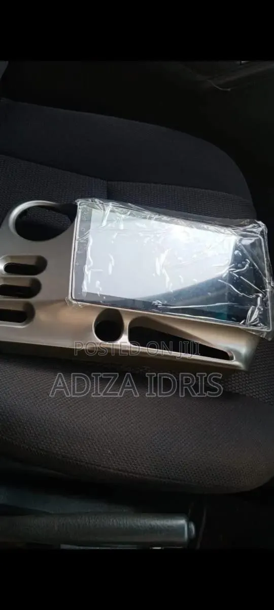 Pontiac Vibe 2003-2008 Android Screen · Photo 1