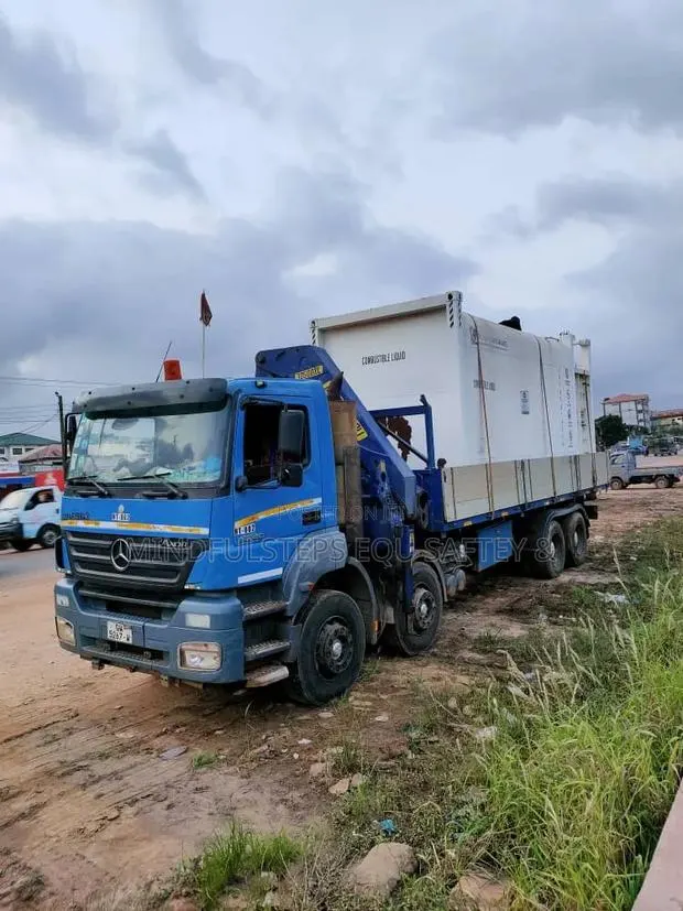 Track Crane For Rent · Photo 1