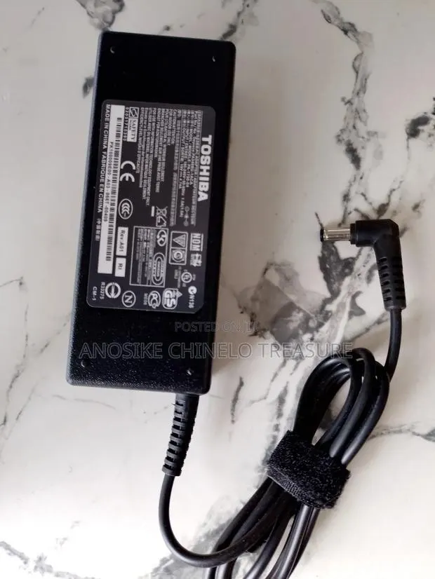Toshiba Laptop Charger · Photo 1
