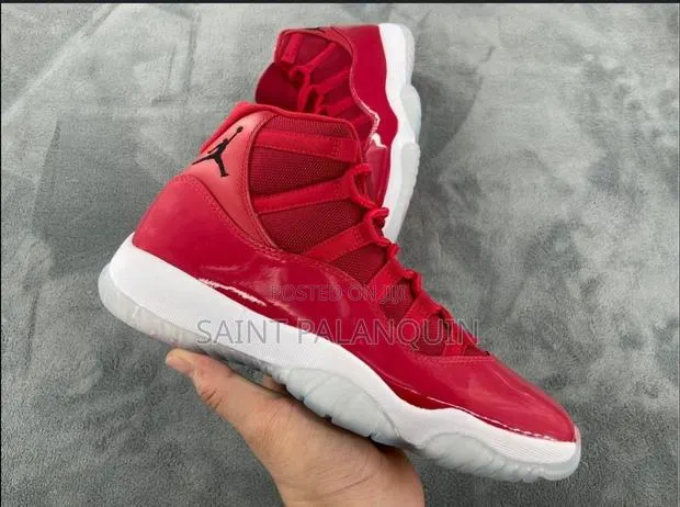 Nike Jordan 11 · Photo 1