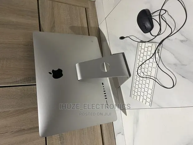 Desktop Computer Apple iMac 8GB Intel Core I5 SSD 512GB · Photo 1