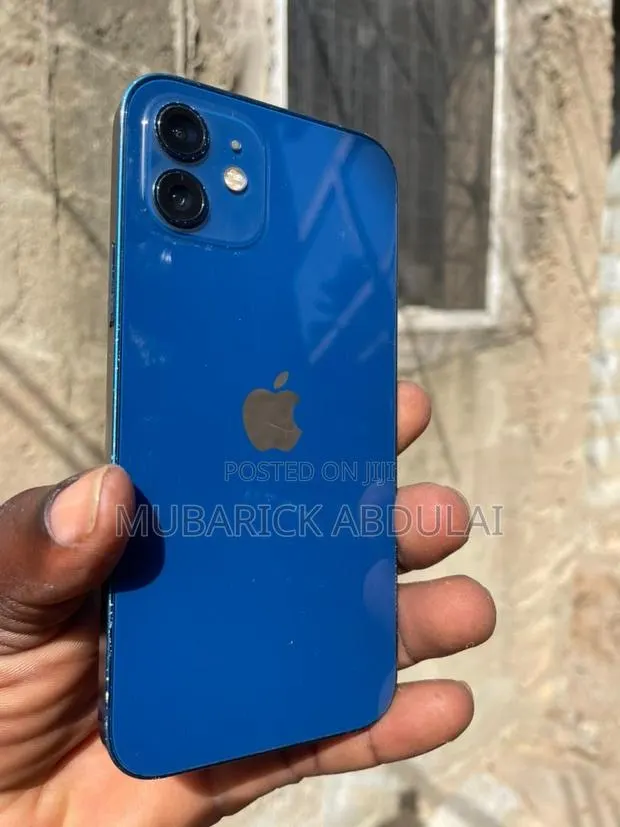Apple iPhone 12 64 GB Blue · Photo 1