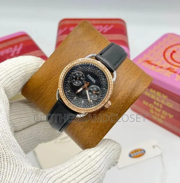 Ladies Fossil Watches · Photo 1