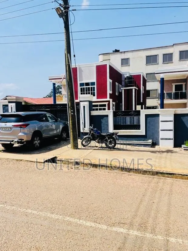 5bdrm House in Achimota for sale · Photo 1