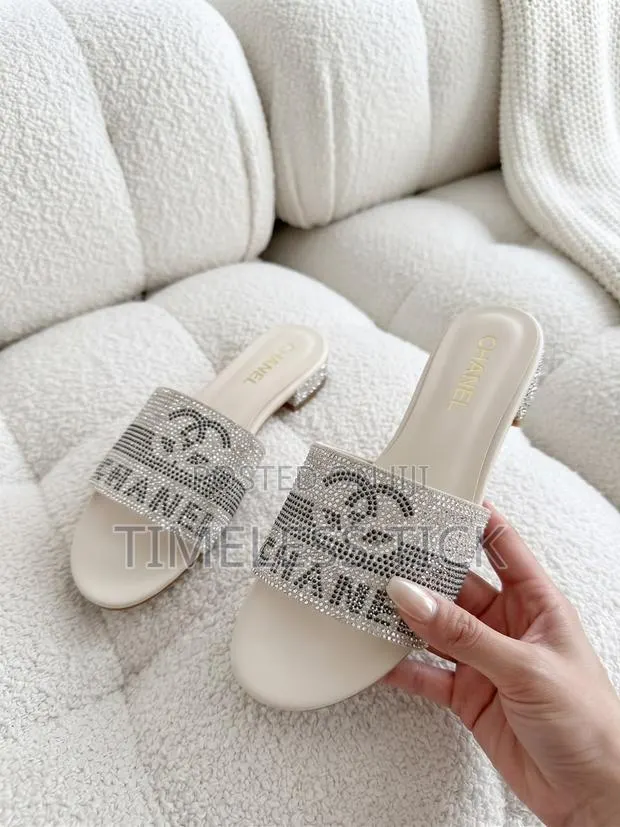 Ladies Slippers · Photo 1