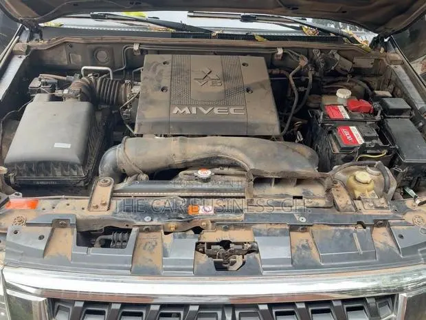 Mitsubishi Pajero V80 3.8 V6 GLS 2017 Black · Photo 1
