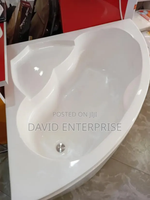 Jacuzzi Bath · Photo 1
