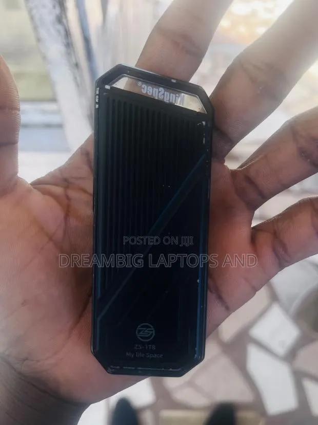 1tb External SSD · Photo 1