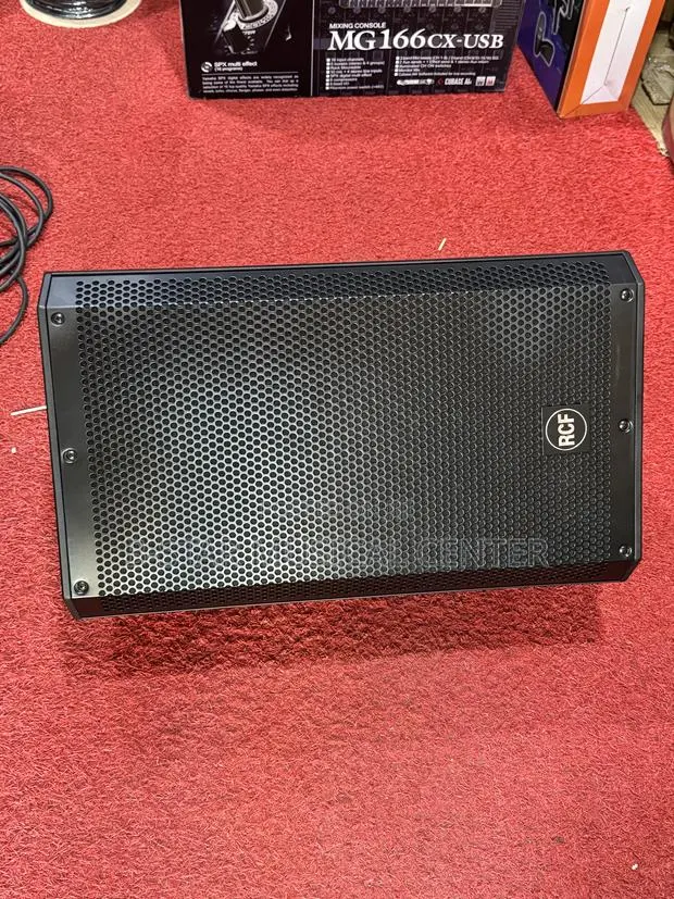 12’’ RCF Active Stage Monitor · Photo 1