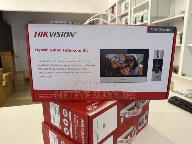 Hikvision 7-Inch Hybrid Intercom Kit DS-KIS302-P · Photo 1