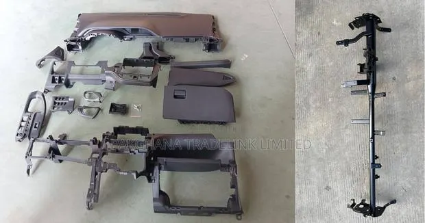 Toyota Voxy 2014-2018 Dashboard · Photo 1