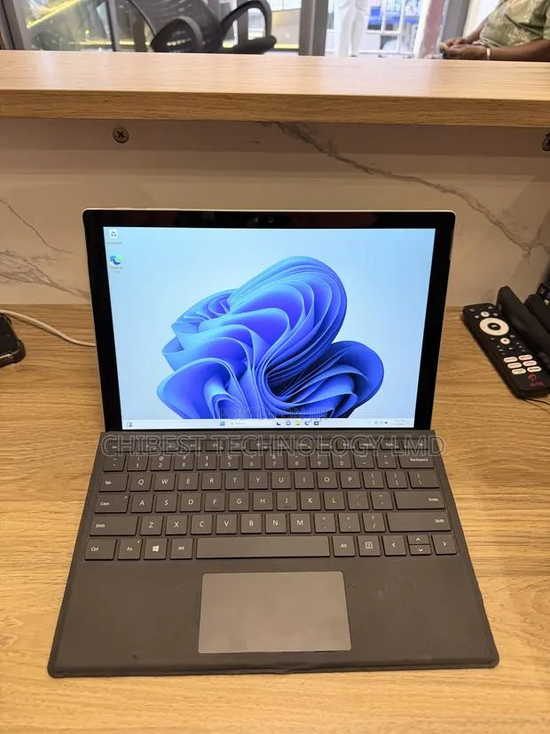 Laptop Microsoft Surface Pro 4 16GB Intel Core i7 SSD 256GB · Photo 1