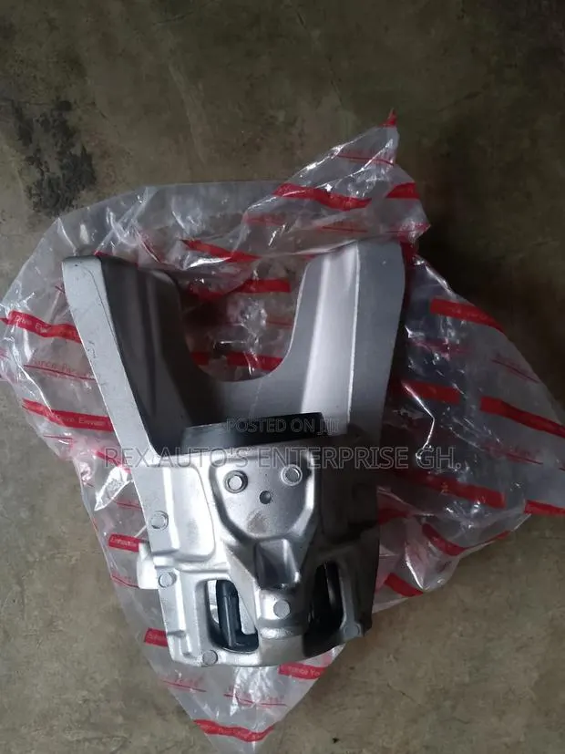 Honda Civic 2016/ Engine Mounting · Photo 1