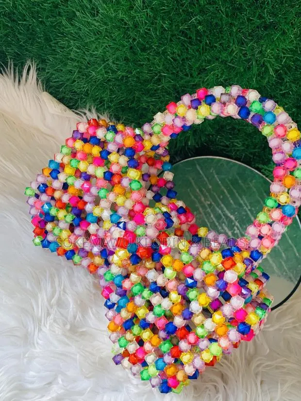 Beaded Handbag · Photo 1