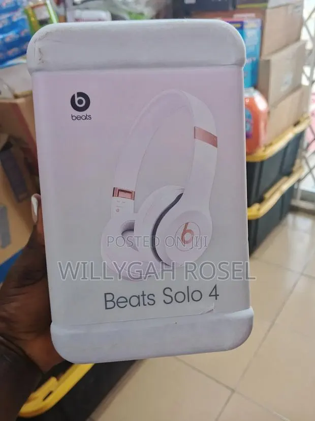 Beats Solo 4 Wireless Headphones · Photo 1