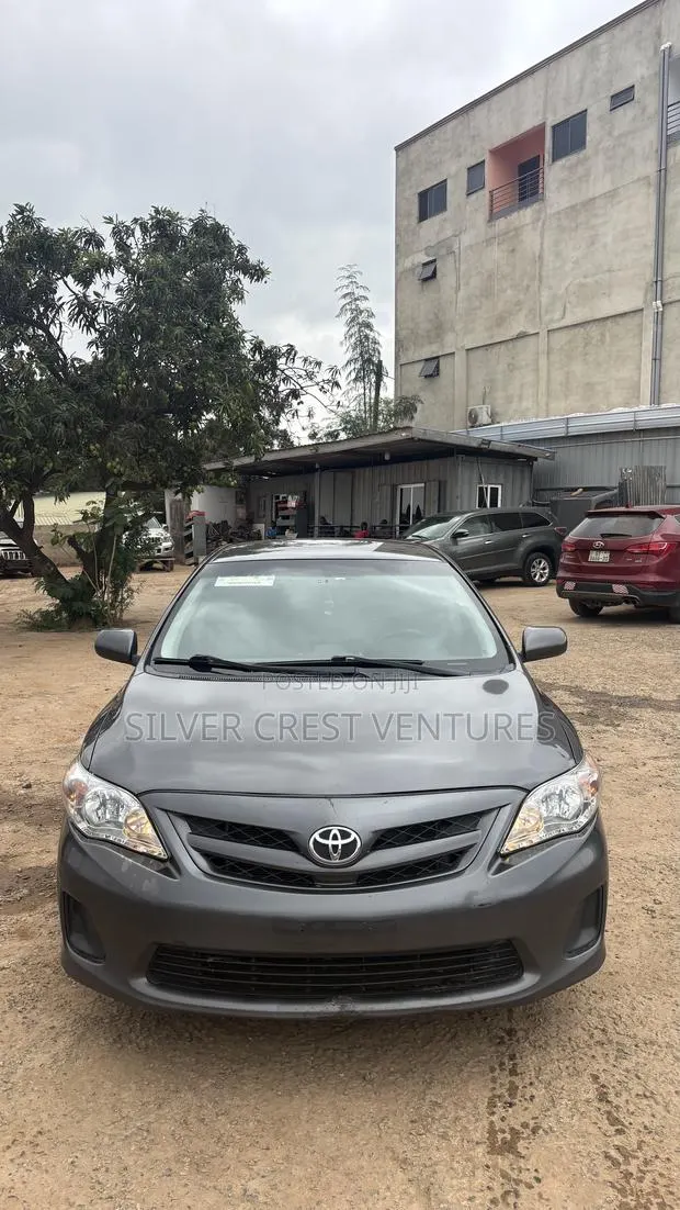 Toyota Corolla S Special Edition 4dr Sedan (1.8L 4cyl 4A) 2013 Gray · Photo 1