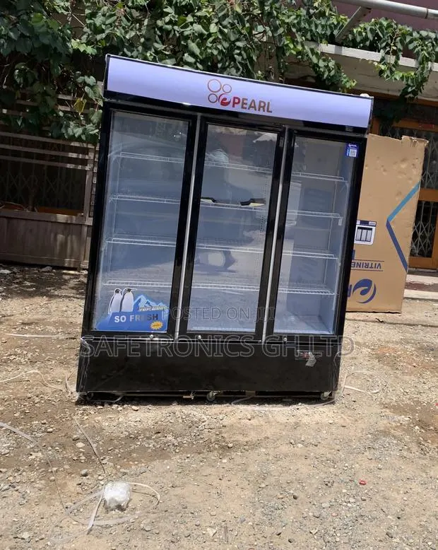 Choose Pearl Display PVC-150 Fridge · Photo 1