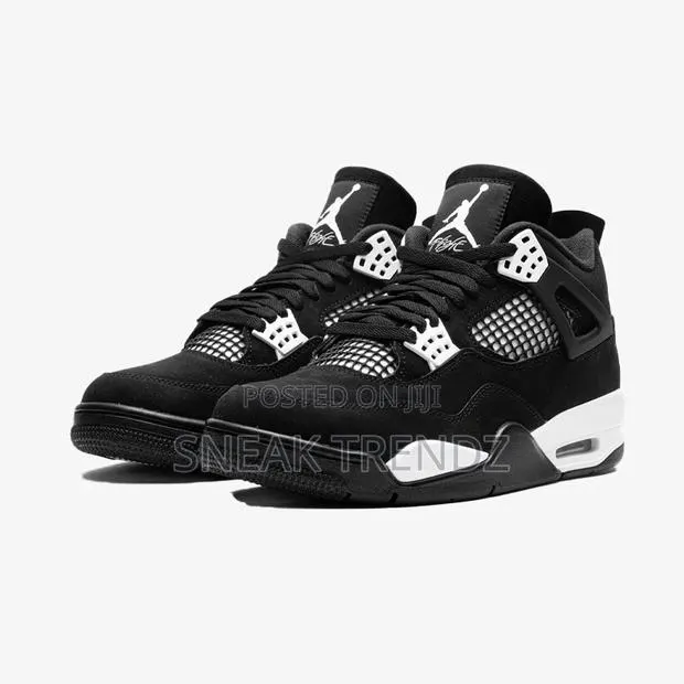 Air Jordan R4 Thunder White · Photo 1