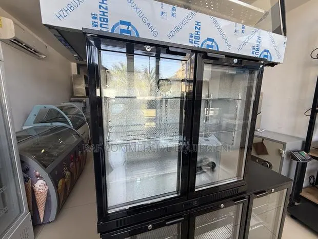 Commercial Double Door Bottle Cooler Fridge · Photo 1