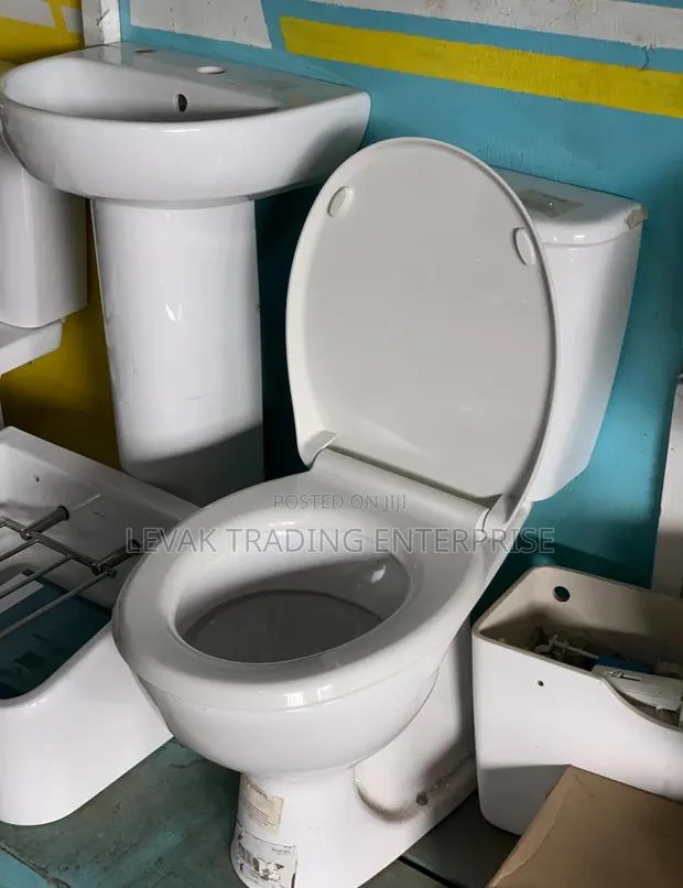 British Twyford Water Closet · Photo 1