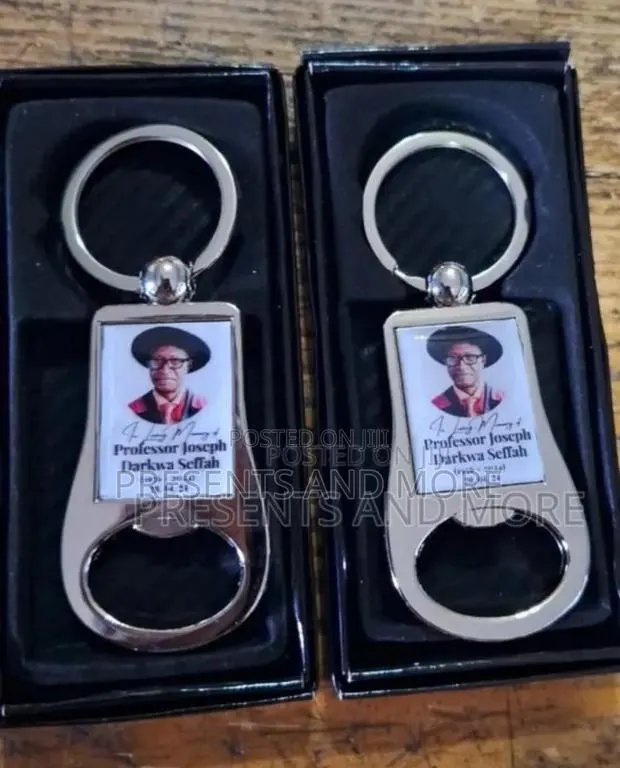 Metal Keyholders · Photo 1