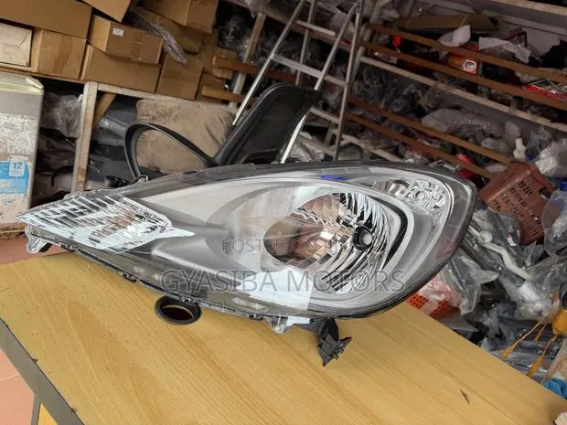 Honda Fit/ Jazz 2012 - 2014 Headlight Japan Type · Photo 1