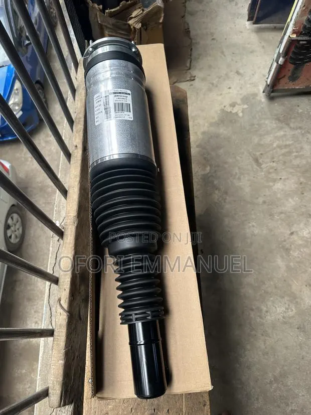Range Rover Defender Front Shocks 18-26 · Photo 1