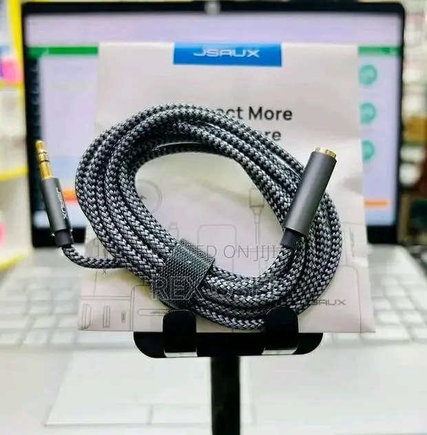Aux Extension Cable 5m and 3m · Photo 1