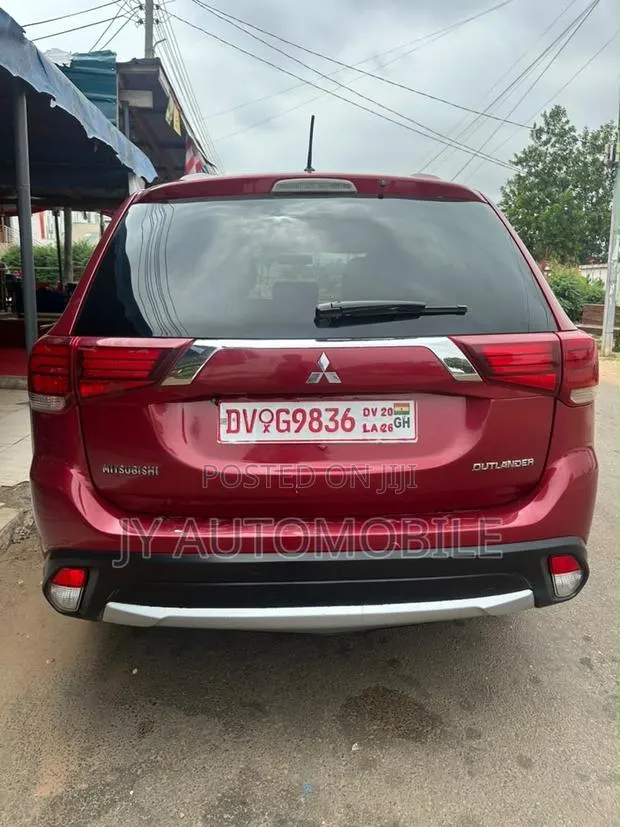 Mitsubishi Outlander 2016 Red · Photo 1